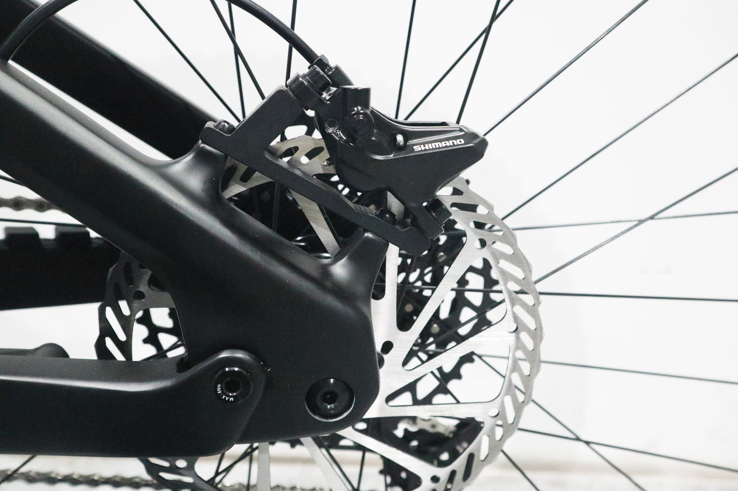 Captain Carbon eMTB | Enduro-Style | Bafang M560 Motor | 150mm Travel Electric Mountain Bike