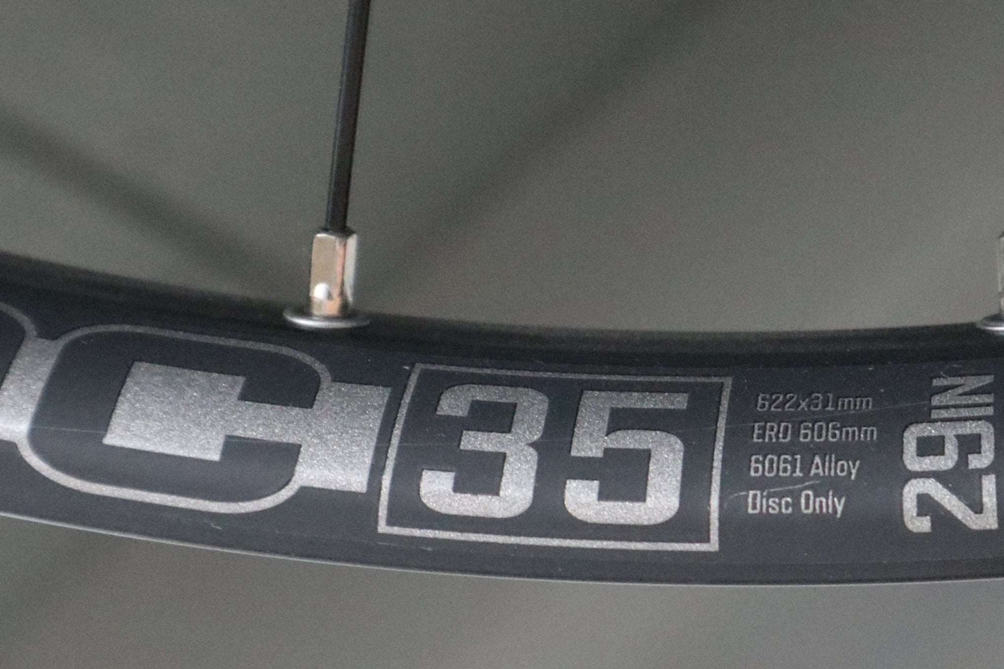 a Pair of SunRingle Düroc 35 Wheels