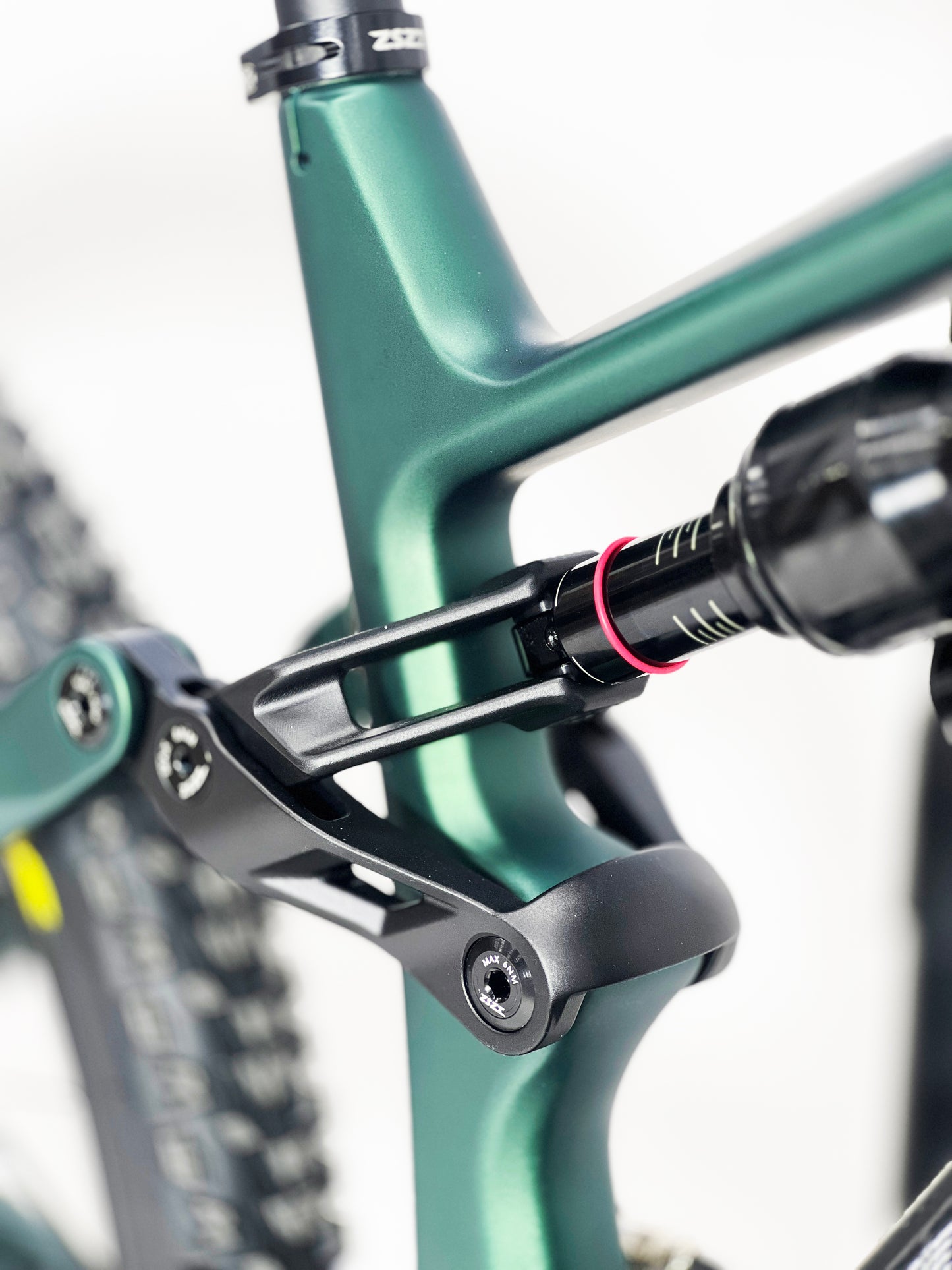 CEF55 Carbon Bafang M820 eMTB | Rear Travel 150mm