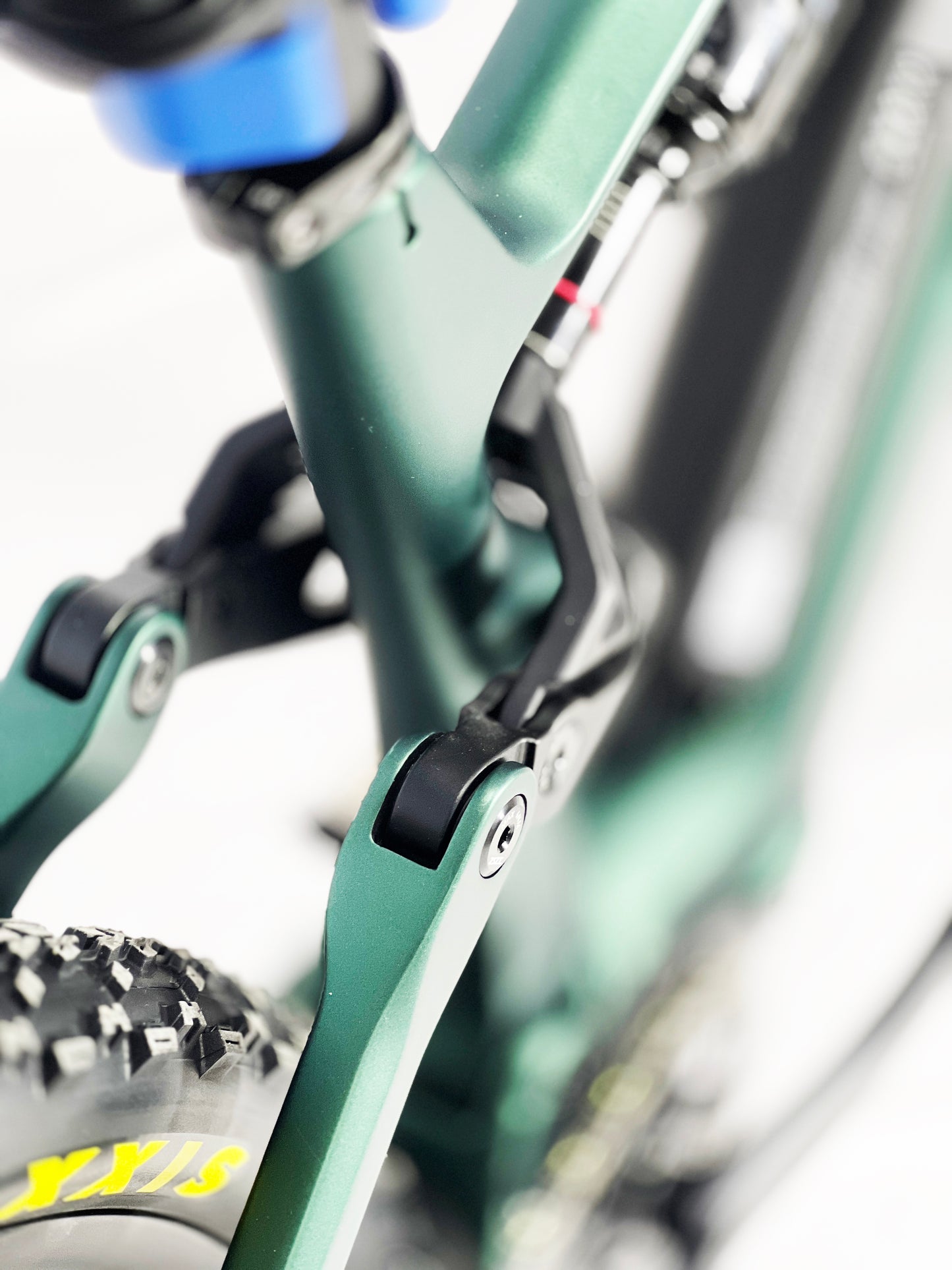 CEF55 Carbon Bafang M820 eMTB | Rear Travel 150mm