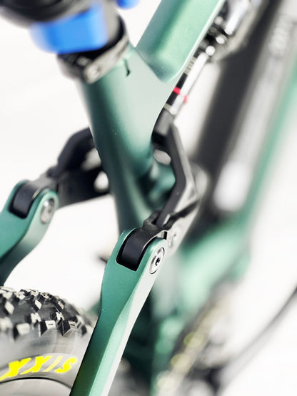 CEF55 Carbon Bafang M820 eMTB | Rear Travel 150mm