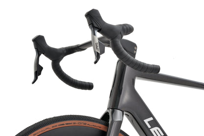 Eagle M820 E-Gravel Bike (Carbon)