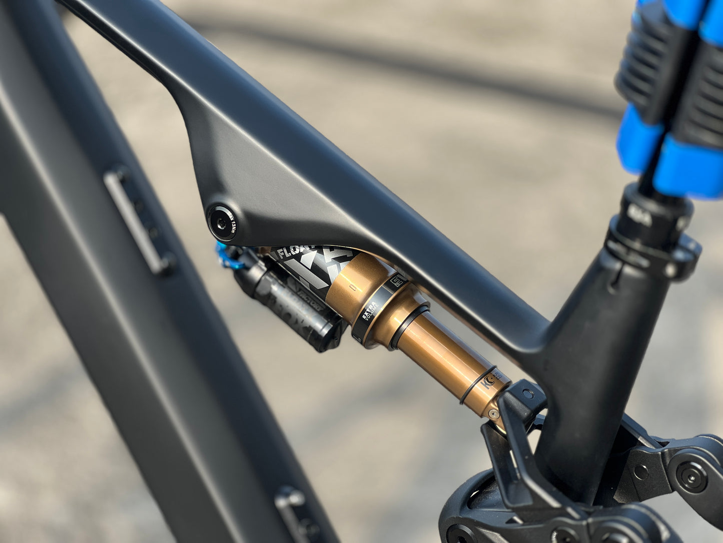 CEF69 Lightweight Bafang M560 eMTB 835wh Electric Mountain Bike